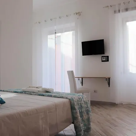 Clelia'S Boutique Rooms & Suites La Maddalena  Exterior photo