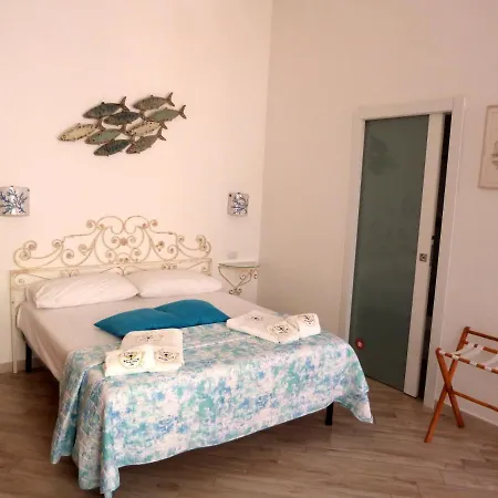 Clelia'S Boutique Rooms & Suites La Maddalena  Exterior photo