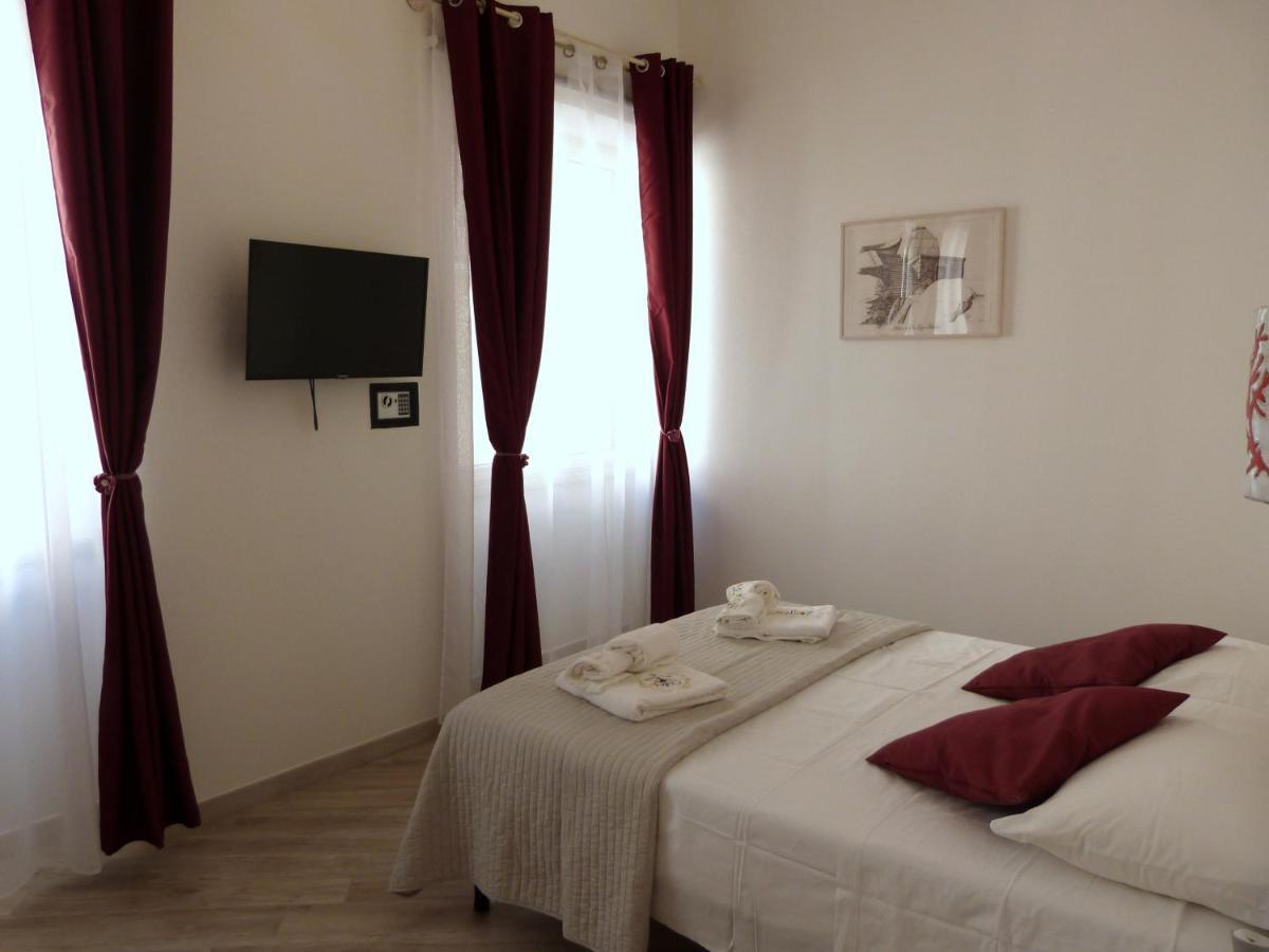 Clelia's Boutique & 3* La Maddalena (Sassari)